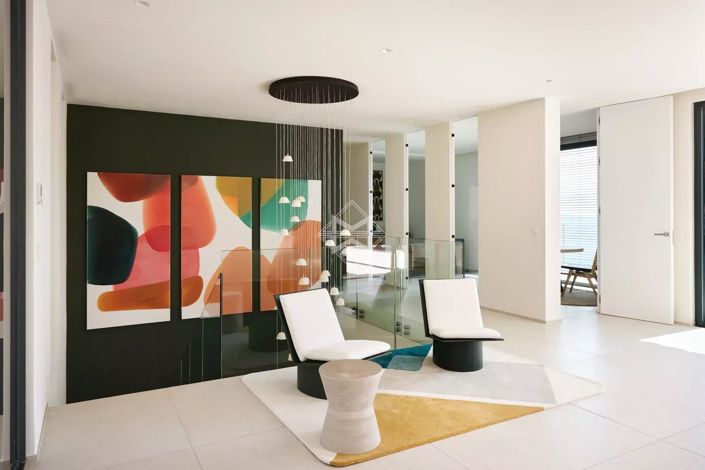 Image No.12-5 Bed House for sale