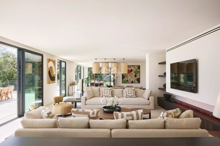 Image No.7-5 Bed House for sale