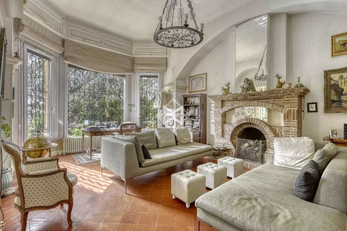 Image No.4-5 Bed House for sale