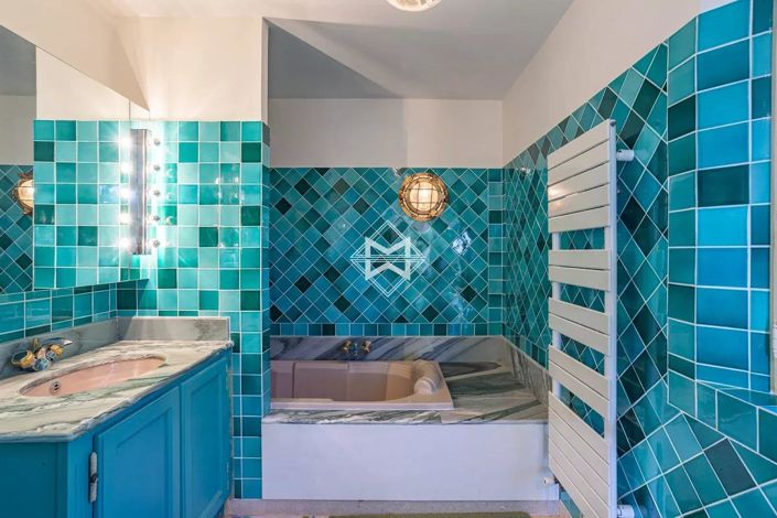 Image No.11-5 Bed House for sale