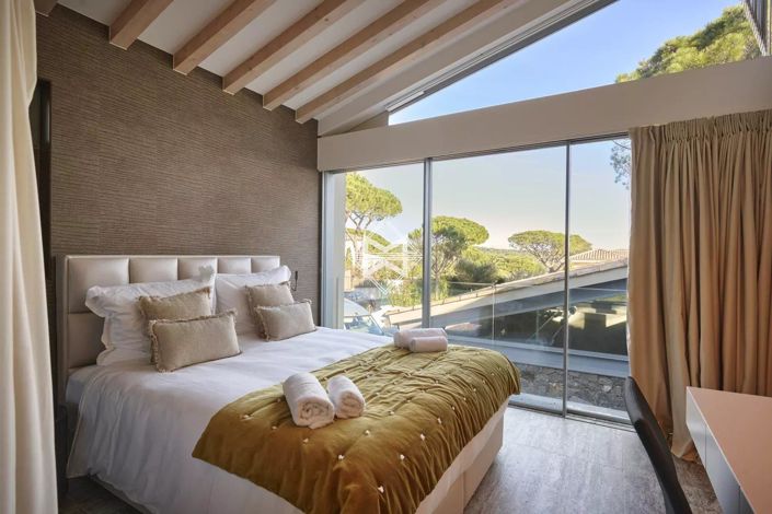 Image No.10-5 Bed House for sale