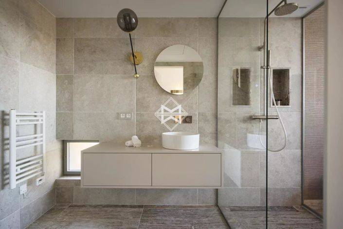 Image No.13-5 Bed House for sale