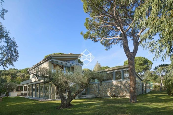 Image No.2-5 Bed House for sale