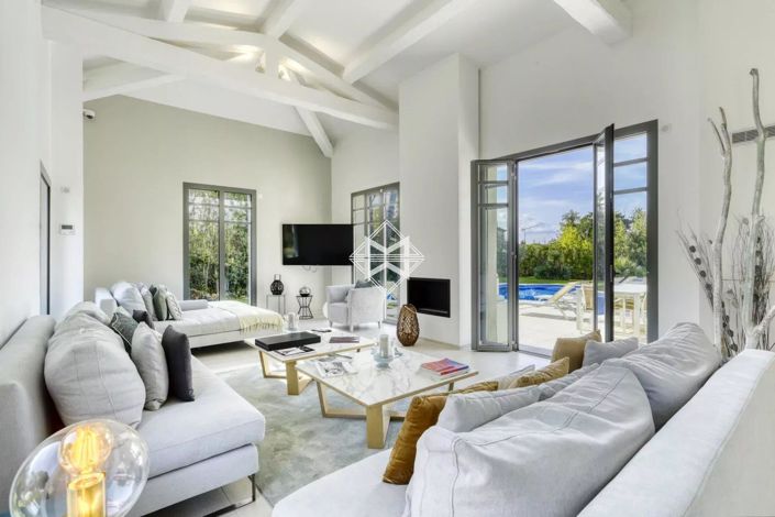 Image No.3-4 Bed House for sale