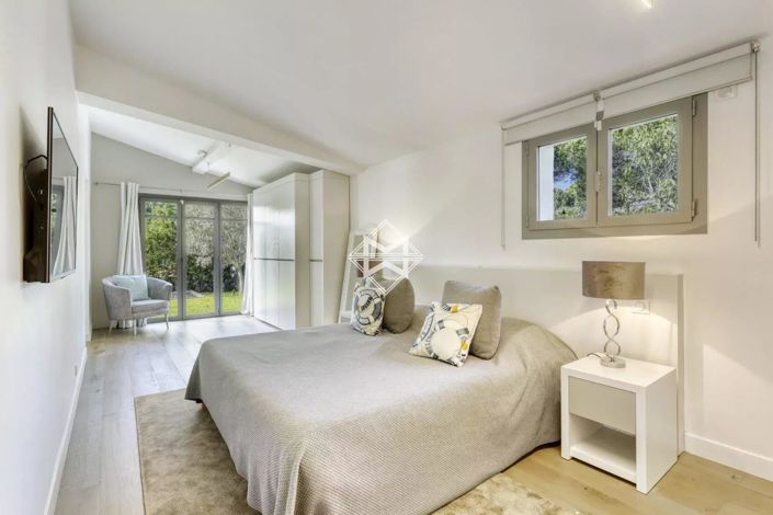 Image No.9-4 Bed House for sale