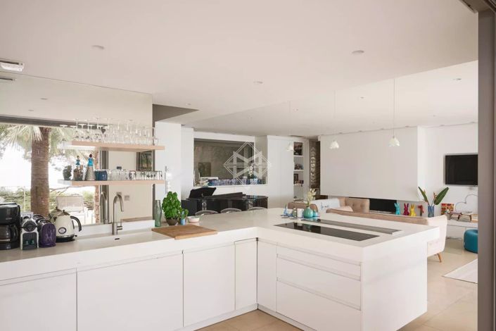 Image No.14-4 Bed House for sale