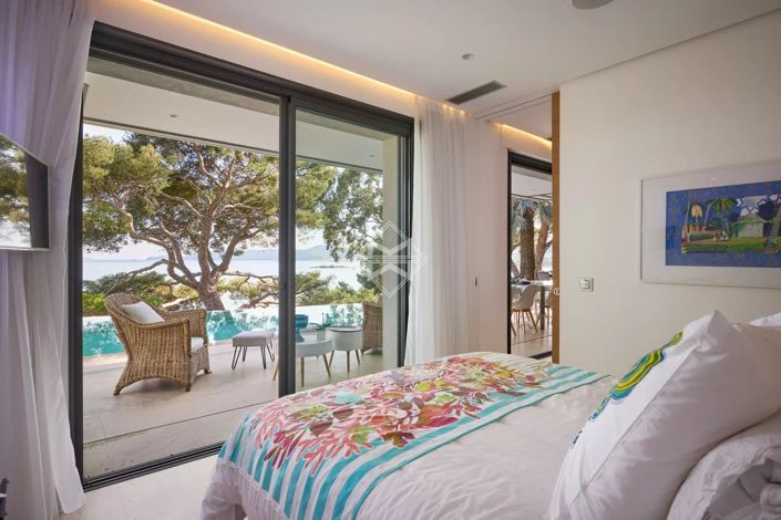 Image No.16-4 Bed House for sale