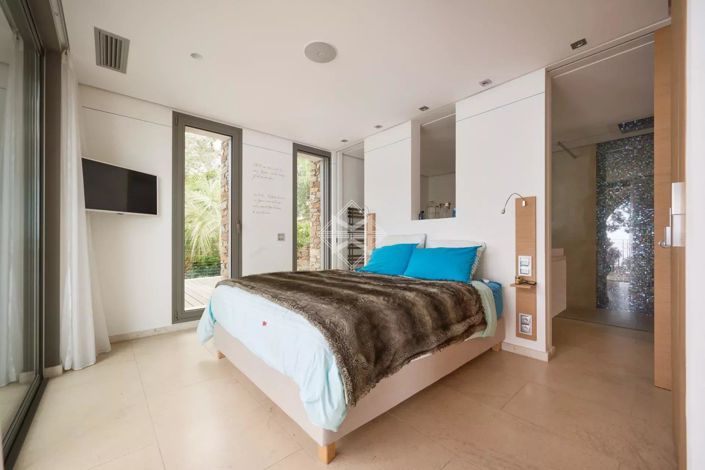 Image No.19-4 Bed House for sale