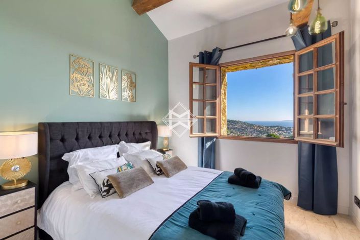 Image No.14-6 Bed House for sale