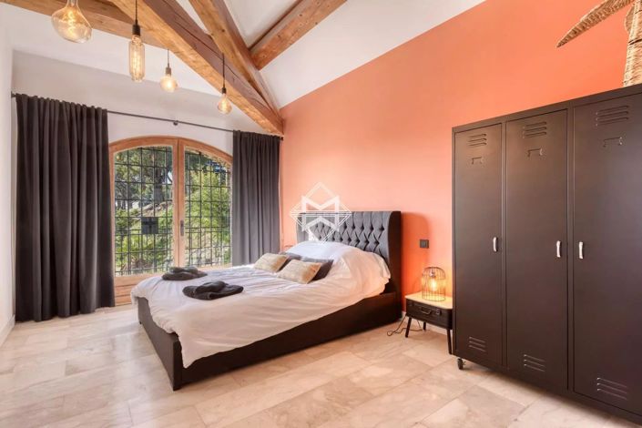 Image No.16-6 Bed House for sale