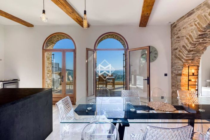 Image No.8-6 Bed House for sale