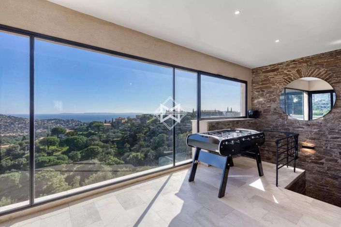 Image No.9-6 Bed House for sale