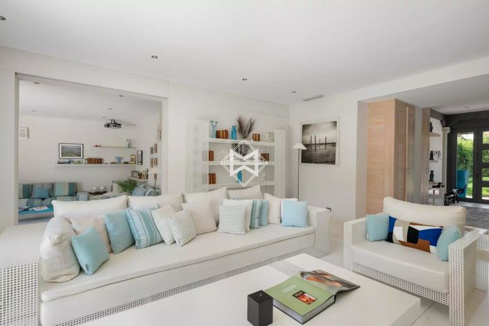 Image No.12-9 Bed House for sale