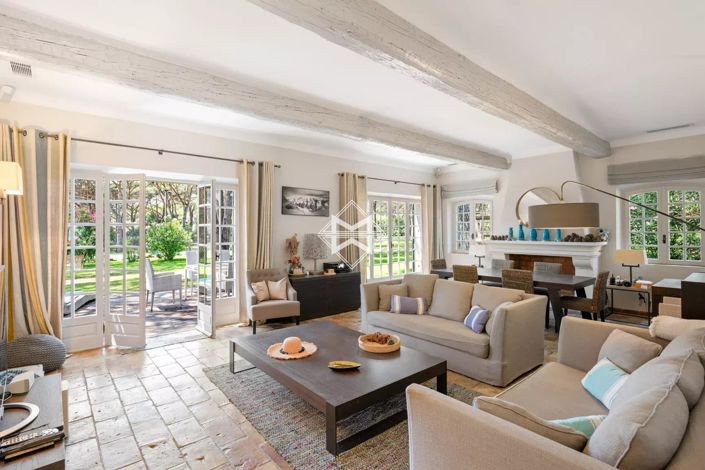 Image No.9-9 Bed House for sale