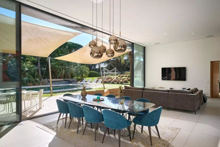 Image No.10-6 Bed House for sale