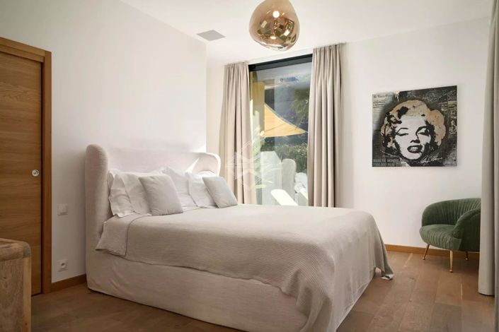 Image No.13-6 Bed House for sale