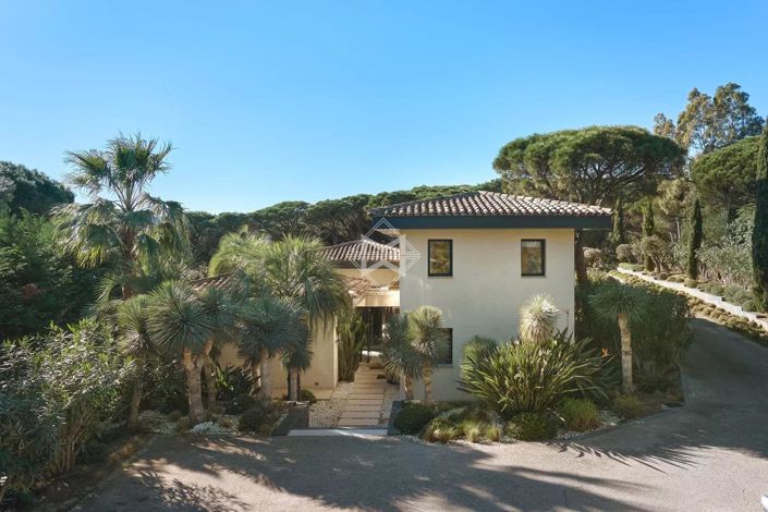 Image No.5-6 Bed House for sale