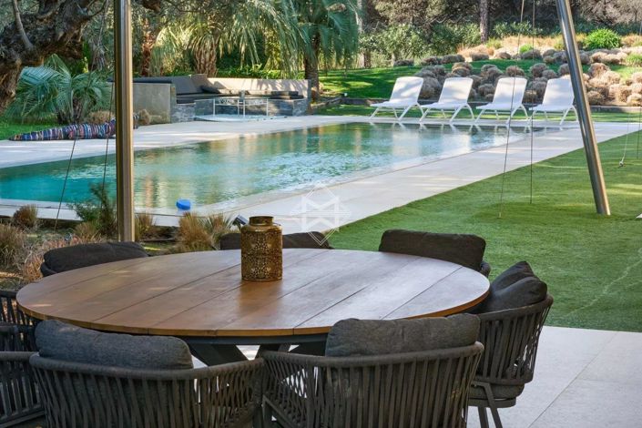 Image No.7-6 Bed House for sale