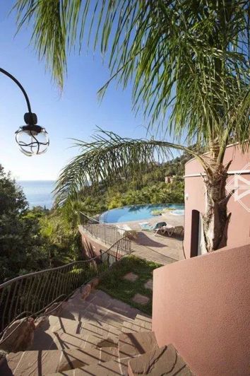 Image No.14-5 Bed House for sale