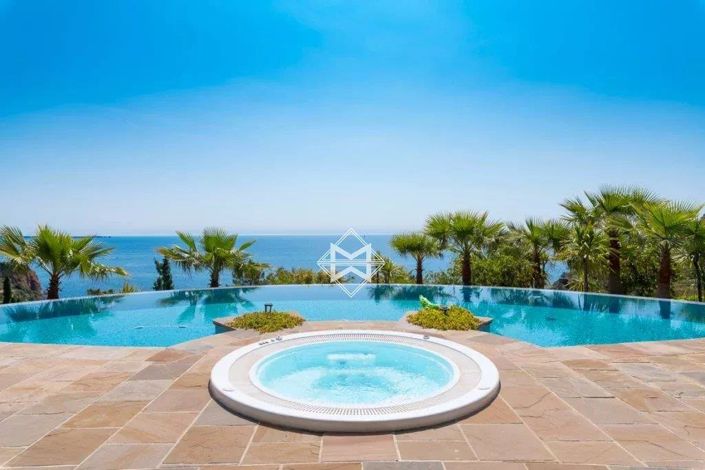 Image No.4-5 Bed House for sale