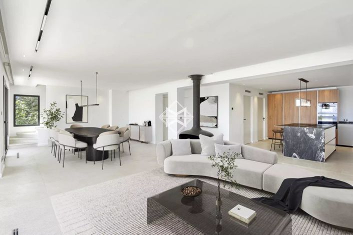 Image No.10-4 Bed House for sale