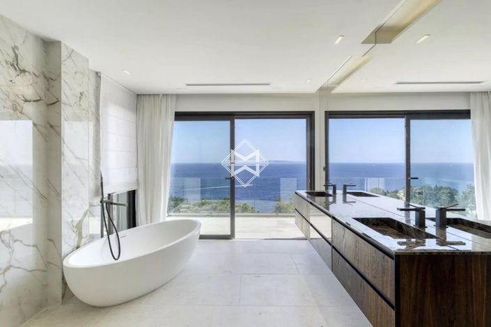 Image No.15-4 Bed House for sale