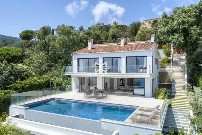 Image No.6-4 Bed House for sale