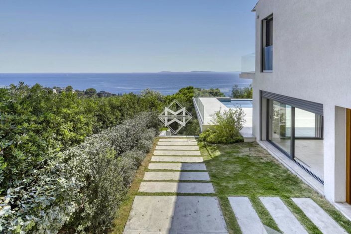 Image No.7-4 Bed House for sale