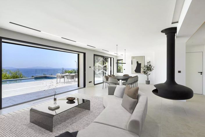 Image No.8-4 Bed House for sale