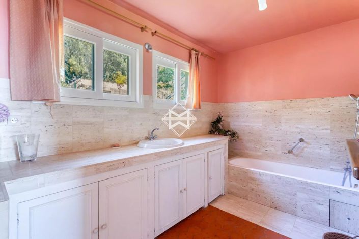 Image No.17-9 Bed House for sale