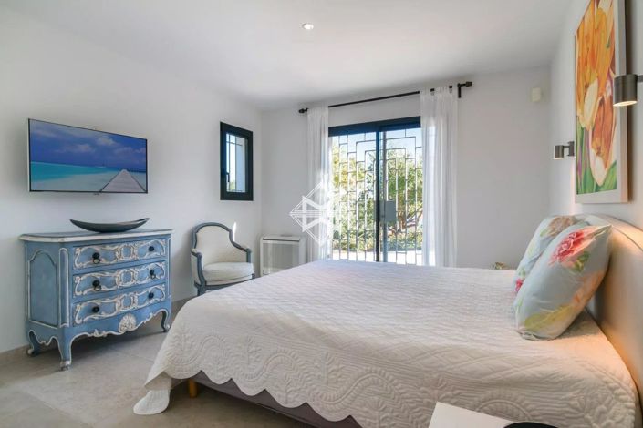 Image No.10-4 Bed House for sale