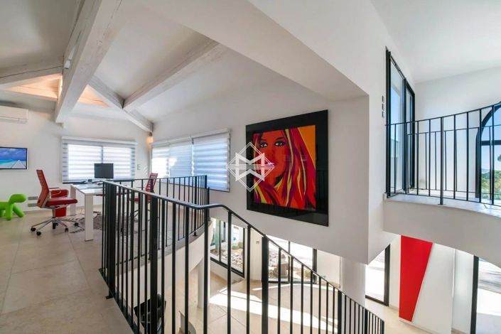 Image No.12-4 Bed House for sale