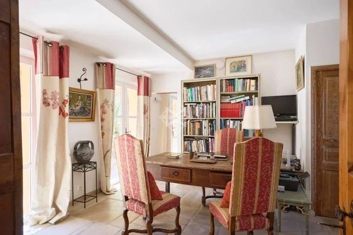 Image No.11-14 Bed House for sale