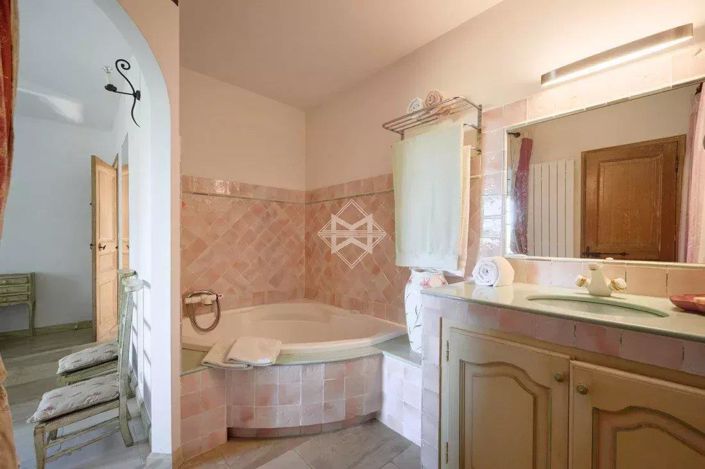 Image No.13-14 Bed House for sale