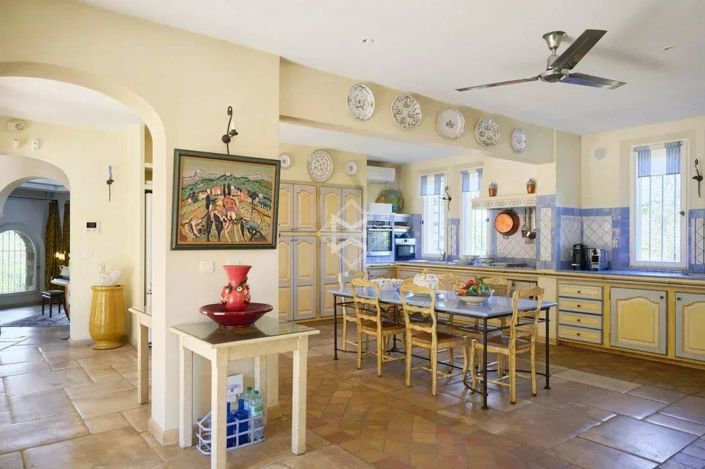 Image No.9-14 Bed House for sale