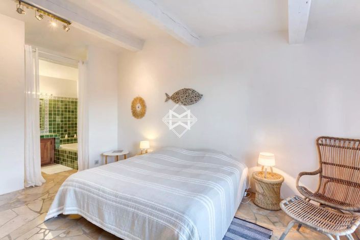 Image No.9-4 Bed House for sale