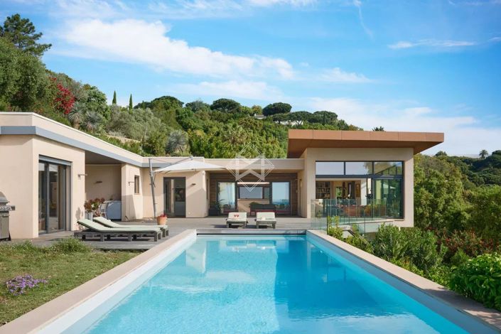 Image No.5-6 Bed House for sale