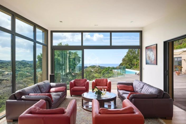 Image No.6-6 Bed House for sale