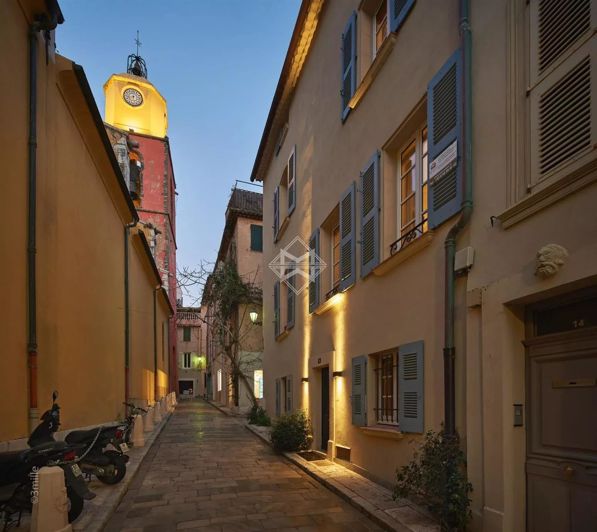 Image No.1-5 Bed House for sale