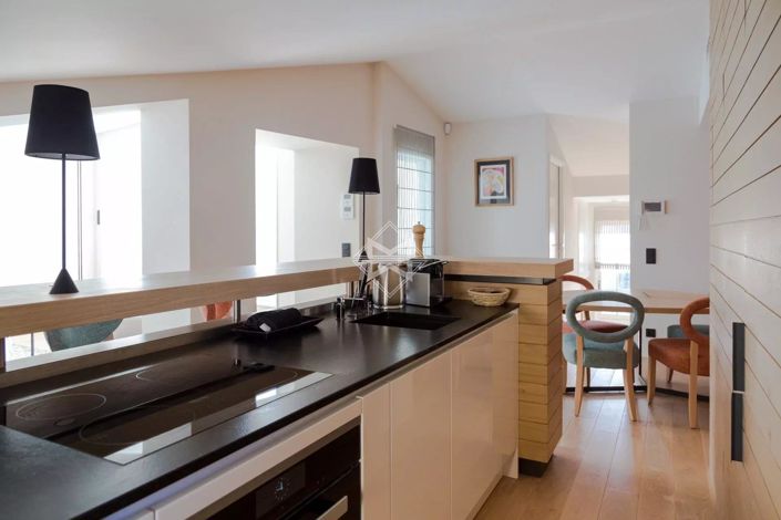 Image No.15-5 Bed House for sale