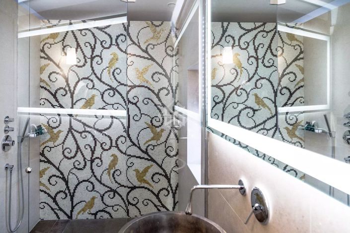 Image No.9-5 Bed House for sale