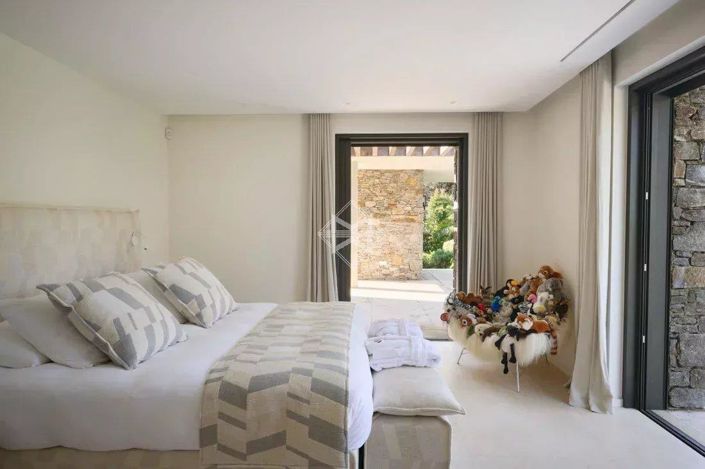 Image No.11-5 Bed House for sale