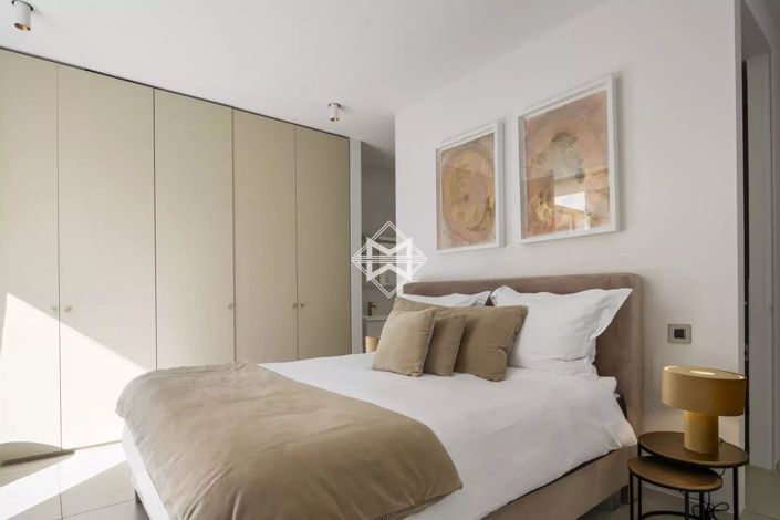 Image No.12-5 Bed House for sale