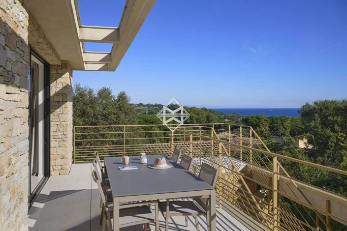 Image No.7-5 Bed House for sale