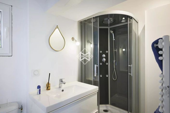 Image No.14-8 Bed House for sale