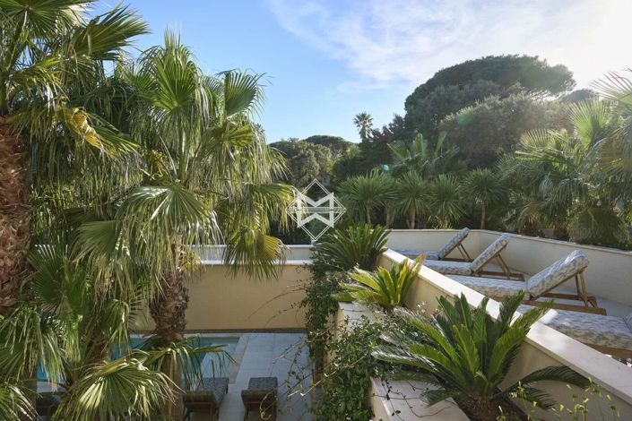 Image No.6-5 Bed House for sale