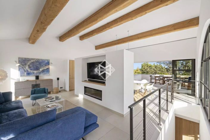 Image No.7-5 Bed House for sale