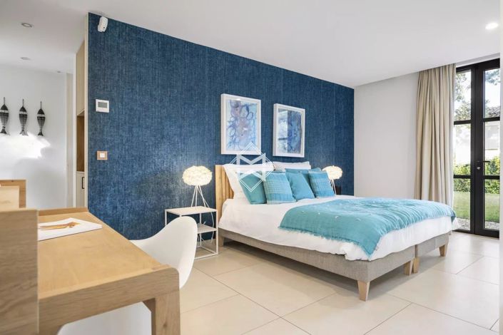 Image No.9-5 Bed House for sale