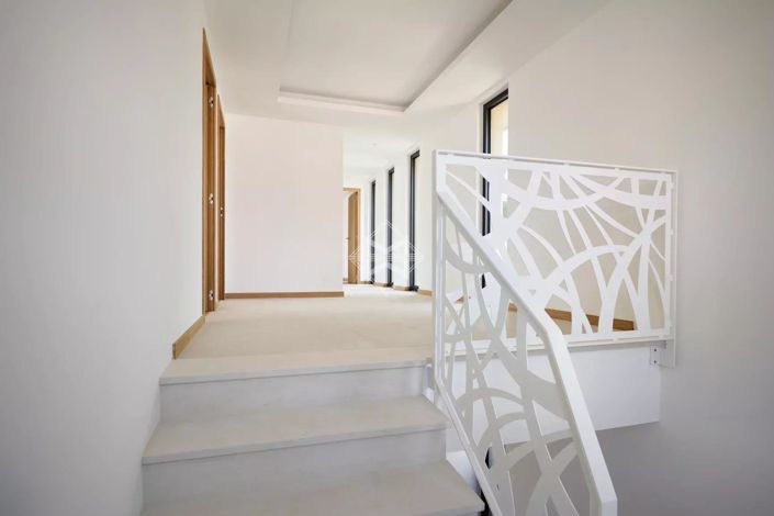 Image No.11-4 Bed House for sale