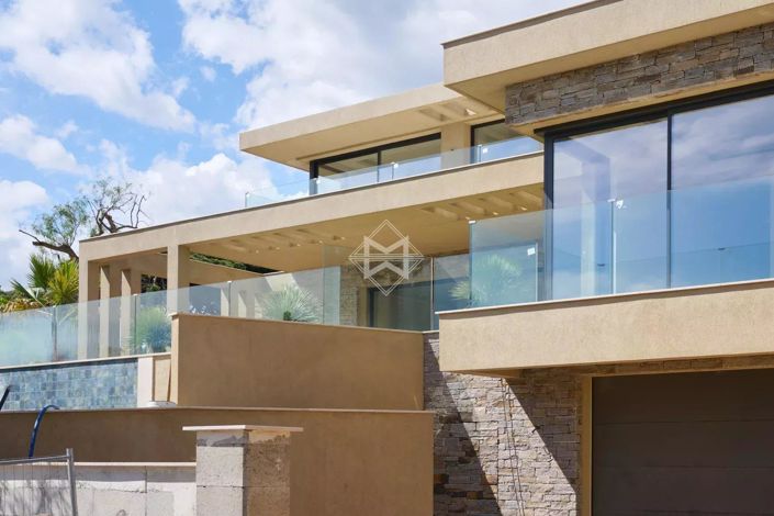 Image No.3-4 Bed House for sale